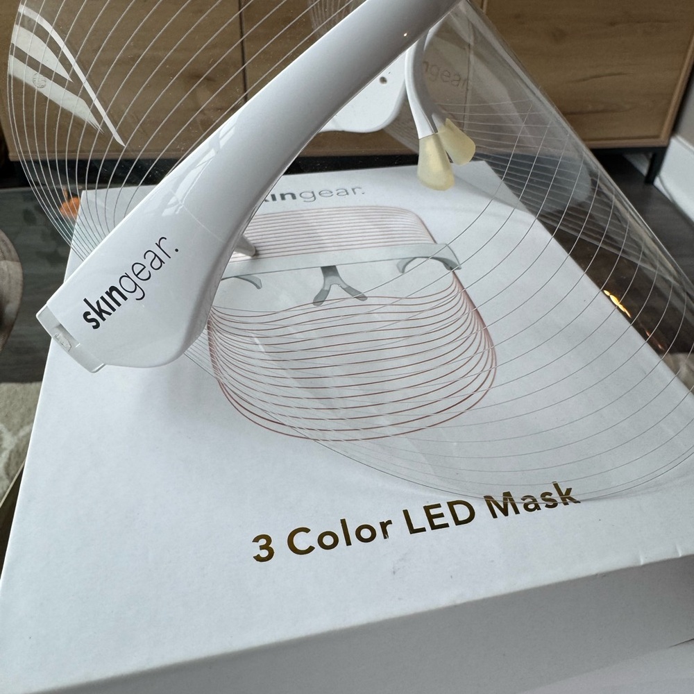 Ingear 3 Color LED Mask - Red - Picture 2 of 3